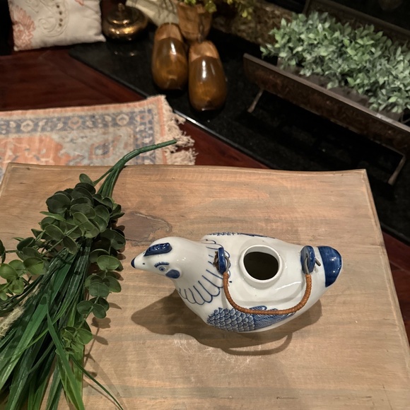 Chinese Blue & White Hand-Painted Porcelain Chicken Teapot. - Picture 2 of 9